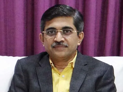 Indian Board Certified Celebrity Cosmetic Surgeon with International expertise and qualification Dr. Milan Doshi